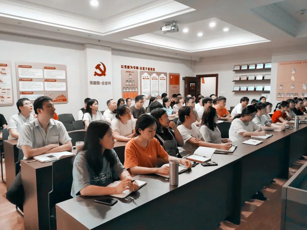 热烈庆祝建党99周年，星空·官方端在线登入_星空(中国)
组织全体骨干召开“不忘初心、牢记使命”主题教育活动
